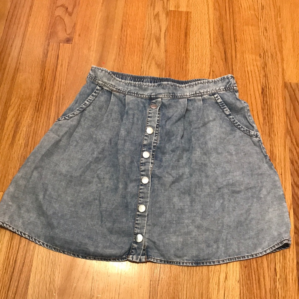 Light wash denim skirt